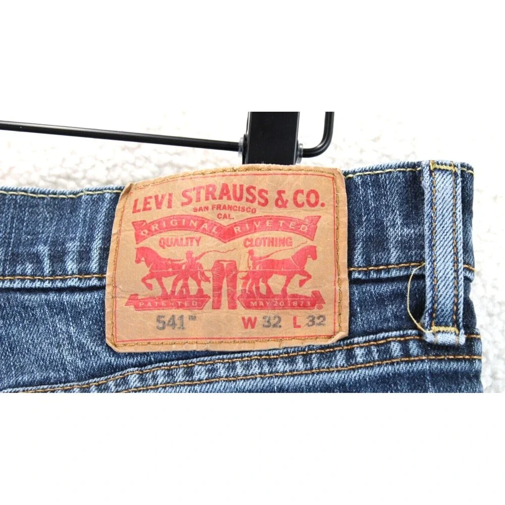 Levi Strauss 541 Athletic Fit Men's Blue Denim Jeans W32 L32 - Picture 5 of 15